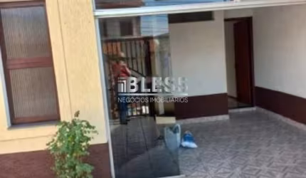 Imperdível oportunidade: Casa à venda em Jundiaí-SP, Vila Progresso! 3 quartos, 1 suíte, 2 banheiros, 2 vagas, 108m².