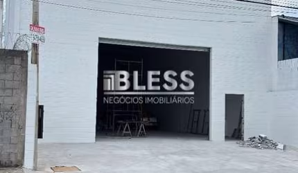 Oportunidade única: Galpão Comercial à venda em Jundiaí-SP, Parque Residencial Jundiaí - 362,50m², 1 sala, 2 banheiros, 2 vagas de garagem!