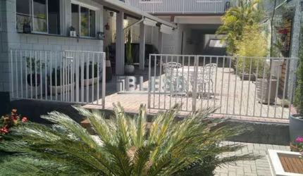 Encantadora residência à venda no Jardim Pacaembu em Jundiaí SP: 3 quartos, 1 suíte, 3 salas, 3 banheiros, 9 vagas de garagem, 265m².