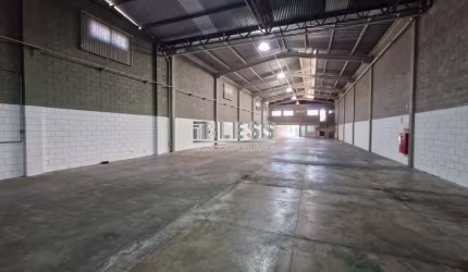 Galpão / Depósito / Armazém para alugar, 750m² - ITUPEVA- SP  - 750 m²  de área total - 4 Salas bem iluminadas e arejadas para escritório, sala de Reu