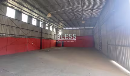 Aluga-se Galpão comercial  com 234m², em Jundiaí- SP  -Metragem de 13x18m² , -Banheiro, -Escritório  Possui pátio grande para manobras de caminhão, co
