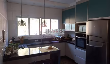 CASA Á VENDA NO BAIRRO DE JUNDIANOPOLIS - JUNDIAÍ