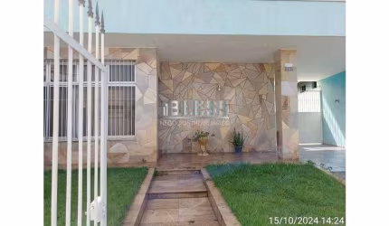 CASA Á VENDA  NA VILA LOUREIRO ( VILA RAMI ) JUNDIAÍ