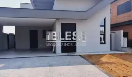 Casa à venda no Condomínio Gran Ville São Venâncio