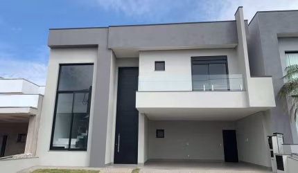 Sobrado com 4 suítes e piscina condomínio Santorini