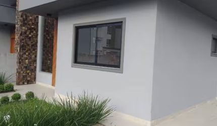 Casa Geminada Nova com 3 Dormitórios (1 Suíte), Ofurô e Pátio Privativo – 97 m² em Local Tranquilo Próximo à Natureza