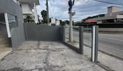Casa com Piscina e Salão de Festas Mobiliado à Venda - 3 Dormitórios na Pedra Branca, Palhoça