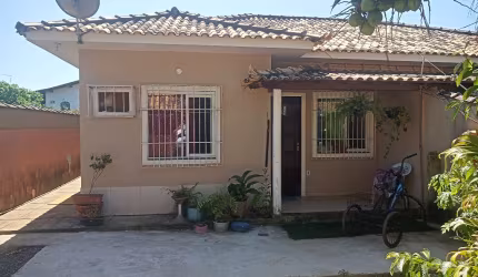 Casa com Piscina e Área Gourmet em Jaconé