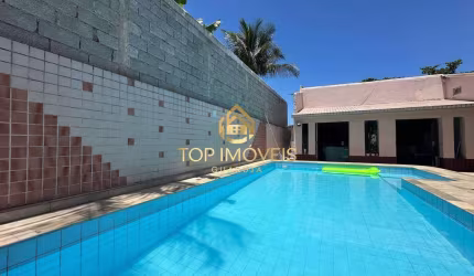 Ampla Residencia na Praia da Enseada com Piscina e Churrasqueira