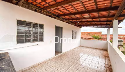 Sobrado com 6 dormitórios à venda, 300 m² por R$ 320.000,00 - Setor Asa Branca - Goiânia/GO