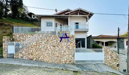 Casa no bairro Escola Agricola