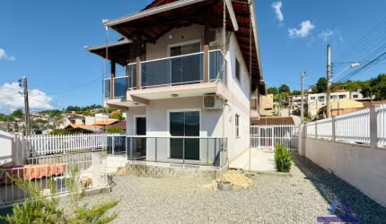 Casa com 4 quartos à venda na Rua Wilhelm Alsleben, 522, Fidélis, Blumenau por R$ 786.400