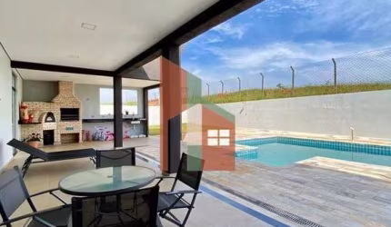 Casa com 3 dorm. e piscina em Atibaia, condomínio Shamballa III