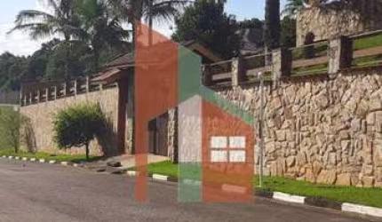 3 terrenos com 2 casas à Venda em condomínio