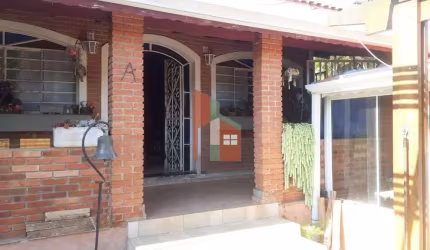 Casa em Atibaia, bairro Jardim dos Pinheiros