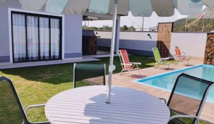 Ocean Vende:Itaipuaçu, Condomínio, Casa, 3 quartos sendo 1 suíte, piscina, área gourmet, mobilhada.