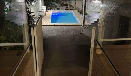 Ocean Vende: Maravista, Casa, 3 quartos 2 suítes 1 com closet, piscina, área gourmet,