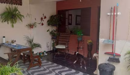 Ocean vende: Niterói, Maria Paula, pequeno condomínio, casa 3 quartos, garagem,  banheiro social.