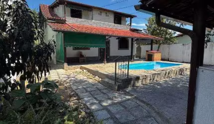 Ocean vende: Niterói, Itaipu, casa 5 quartos, sendo 1 suíte c/banheira, piscina, área gourmet.
