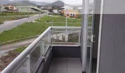 Ocean vende: Apartamento, 2 quartos, porcelanato, garagem, varanda, 2 quadras da praia