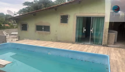 Ocean vende: Niterói, Itaipu, Casa 2 quartos, sendo 1suíte, piscina, churrasqueira, área de serviço,