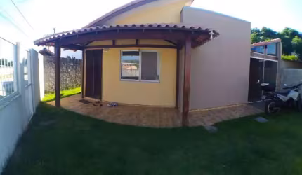 Ocean vende: Inoã, condomínio, casa 2 quartos, sendo 1 suíte, churrasqueira e quarto externo.