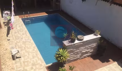 Ocean Vende:Itaipu, casa duplex em condomínio, piscina, churrasqueira, 2 suítes com varanda, sala 2