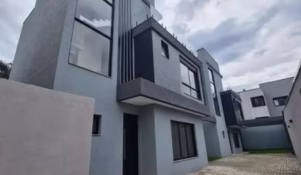 Sobrado à 10 min do centro de Curitiba, bem localizado R$800 mil FINANCIÁVEL!