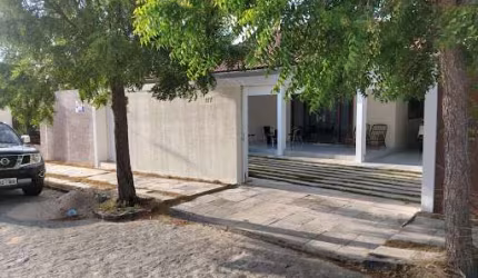 Casa com 4 dormitórios à venda, 426 m² por R$ 749.000,00 - Itararé - Campina Grande/PB