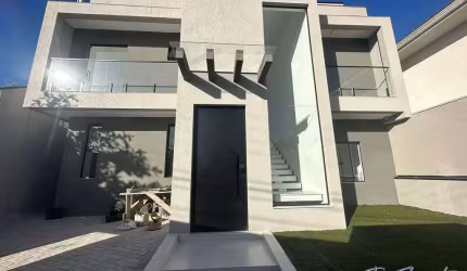 Oportunidade Sobrado alto padrão com piscina, academia Matinhos-PR