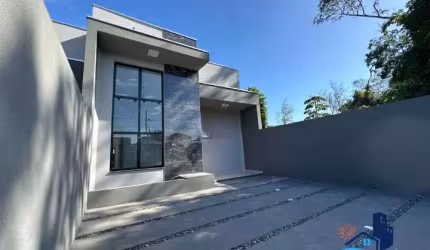 CASA COM PISCINA, 1 SUÍTE + 2 QUARTOS, BAL PRINCESA DO MAR