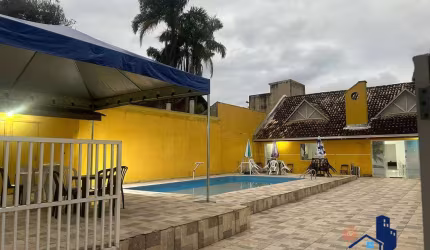 Comercial- Pousada com piscina a 150 metros do Mar Matinhos-PR.