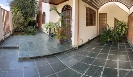 Casa térrea com 110,33 m² de área construída