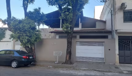 Casa perfeita com 2 quartos e 1 suíte!