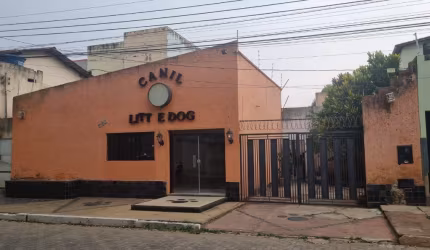 Casa Comercial à Venda – Bairro São Pedro, Rua Ibituruna