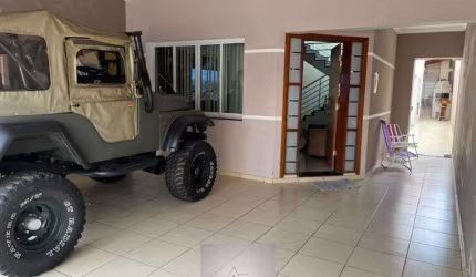 Imperdível Casa à Venda em Tatuí-SP - Jardim Planalto  3 Quartos, 2 Suítes, 233m²  Agende sua Visita!