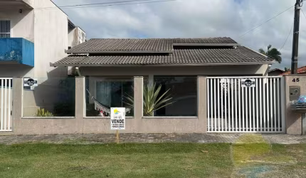 Casa com 02 dormitórios à venda, 124,40 m² por R$890.000,00 no Balneário Brasília em Itapoá Sc.