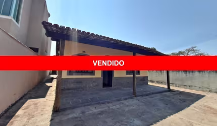 Casa à venda em Casimiro de Abreu-RJ, bairro Leda - Barra de São João: 3 quartos, 1 suíte, 1 sala, 2 banheiros, 1 vaga, 180m².