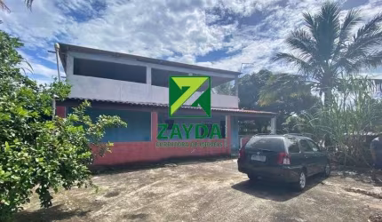 Casa independente com 02 quartos, em amplo terreno de 600m², no Bairro Jardim Miramar, em Rio das Ostras.