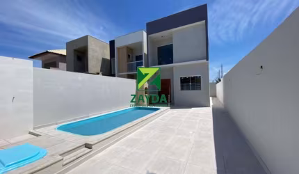 Casa totalmente independente com 03 quartos ( sendo 02 suítes), na quadra da praia, em Barra de São João.