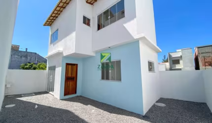 Casa à venda em Casimiro de Abreu-RJ, bairro Peixe Dourado II. 2 quartos, 1 sala, 2 banheiros, 1 vaga, 80m².