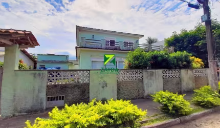 Casa à venda em Casimiro de Abreu-RJ, Centro de Barra de São João! 3 quartos, 2 salas, 2 banheiros, 5 vagas, 232m²!