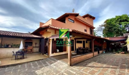Casa à venda em Rio das Ostras-RJ, Jardim Campomar: 4 quartos, 1 suíte, 1 sala, 1 banheiro, 4 vagas, 210m².