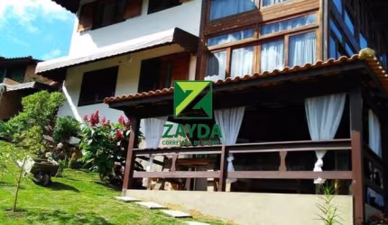 Casa à venda em São Pedro da Serra, Nova Friburgo-RJ, com 4 quartos, 2 suítes, 3 salas, 4 banheiros e 300m².