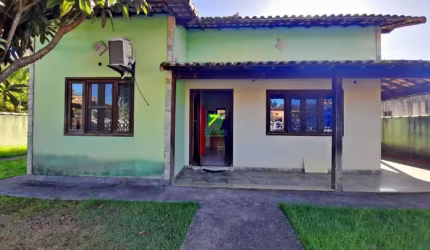 Casa linear com 03 quartos e quintal em Barra de São João.