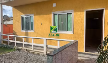 Casa à venda em Casimiro de Abreu-RJ, bairro Peixe Dourado I: 2 quartos, 1 sala, 1 banheiro, 1 vaga de garagem!