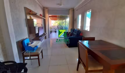 Casa com 2 quartos e suíte no Peixe Dourado II em Casimiro de Abreu-RJ, 100m² e garagem. Confira já!