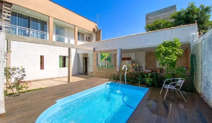 Casa à venda em Rio das Ostras, Cidade Praiana! 2 quartos, 1 suíte, 3 banheiros, 5 vagas, 180m².