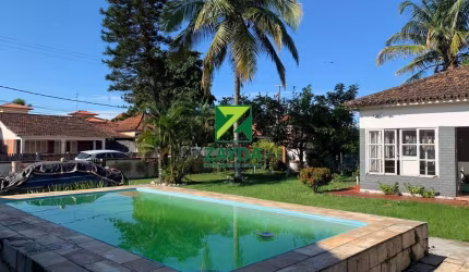 Casa à venda em Casimiro de Abreu-RJ, Centro - Barra de São João. 3 quartos, 2 suítes, 2 salas, 3 banheiros, 5 vagas, 183m².