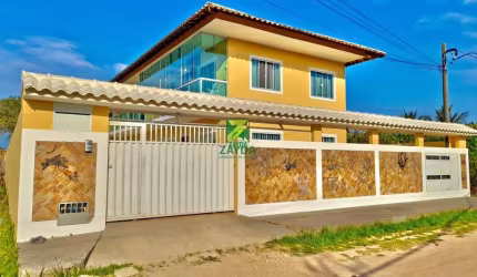 Apartamento térreo com 02 quartos, na quadra da praia, no bairro Praia Sata Irene em Barra de São João.